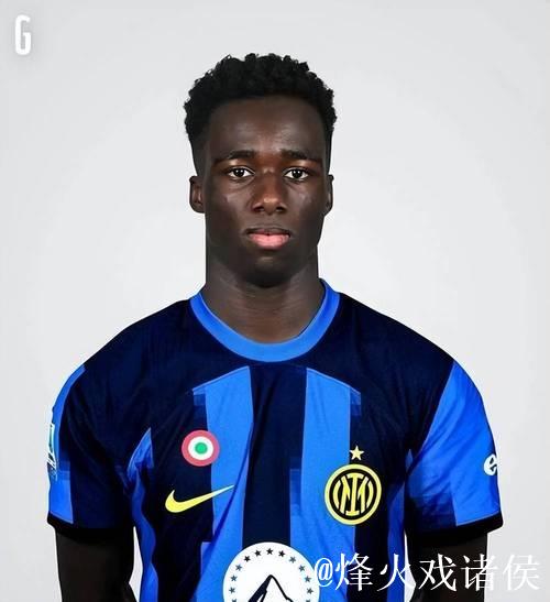 迪马：国米有意萨格勒布迪纳摩右翼瓦林契奇，接班邓弗里斯