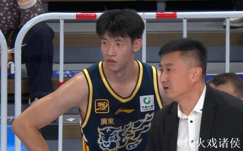 机会来了！广东队正式重用黄明依，杜锋被迫放弃张皓嘉？