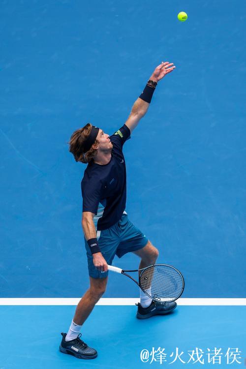 中网男单第4日阿尔卡拉斯进8强 卢布列夫比赛取消